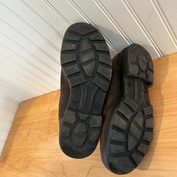 Blundstone Brown Ankle Boots with Striped Accents - Picture 5 of 7